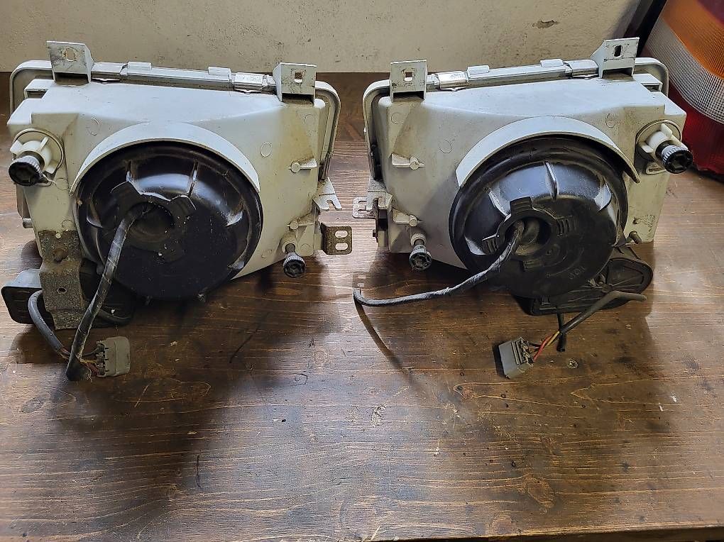 Fari: Saab 9000 Scheinwerfer – Usato da Elsau venduto da ZOLOLI 1
