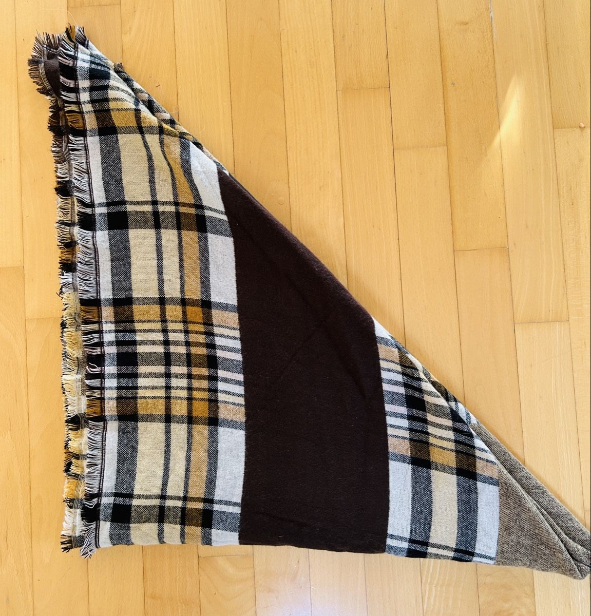 Foulard & Sciarpe: Echarpe pour l’hiver – Usato da Lausanne venduto da ValeMerky 3