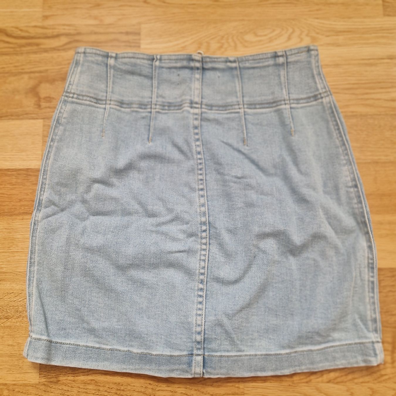 H&M Gonne: Jeansrock Rock hellblau Reissverschluss Gr. 36 – Usato da Frenkendorf venduto da gca_d2qp 3