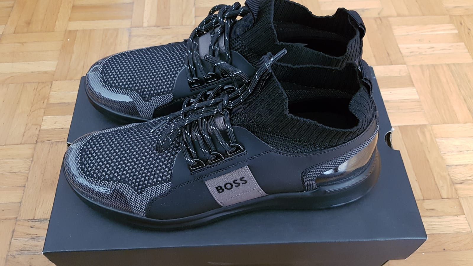 Hugo Boss Scarpe da uomo: Sneaker Hugo Boss Extreme Runn  N,Gr.42 – Nuovo e nell'imballaggio originale da Zürich venduto da ata_c8nh 5