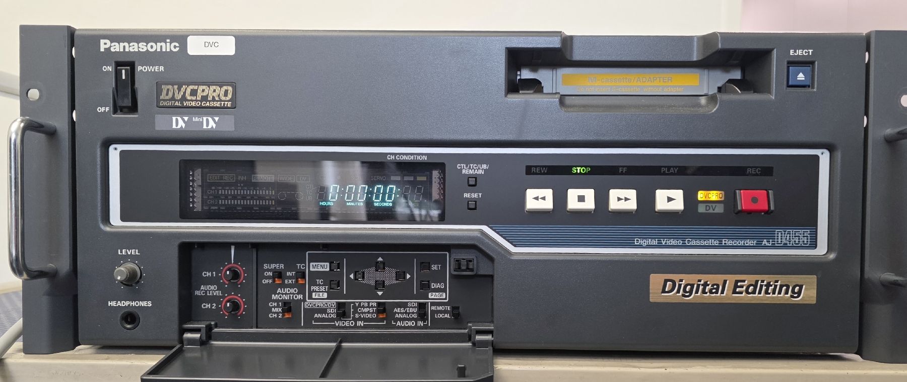 Panasonic Registratori: Panasonic AJ-D455E DVCPRO / DV Digital Video Broadcast Profi – Usato da Kloten venduto da PcManuM 1