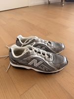New Balance 204 Sneakers Silver Grey Size 39.5 EU