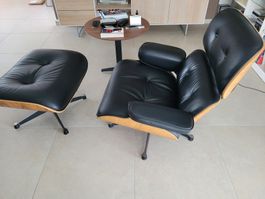 schöner Designklassiker Eams Lounge Chair(drehb.)mit Ottoman