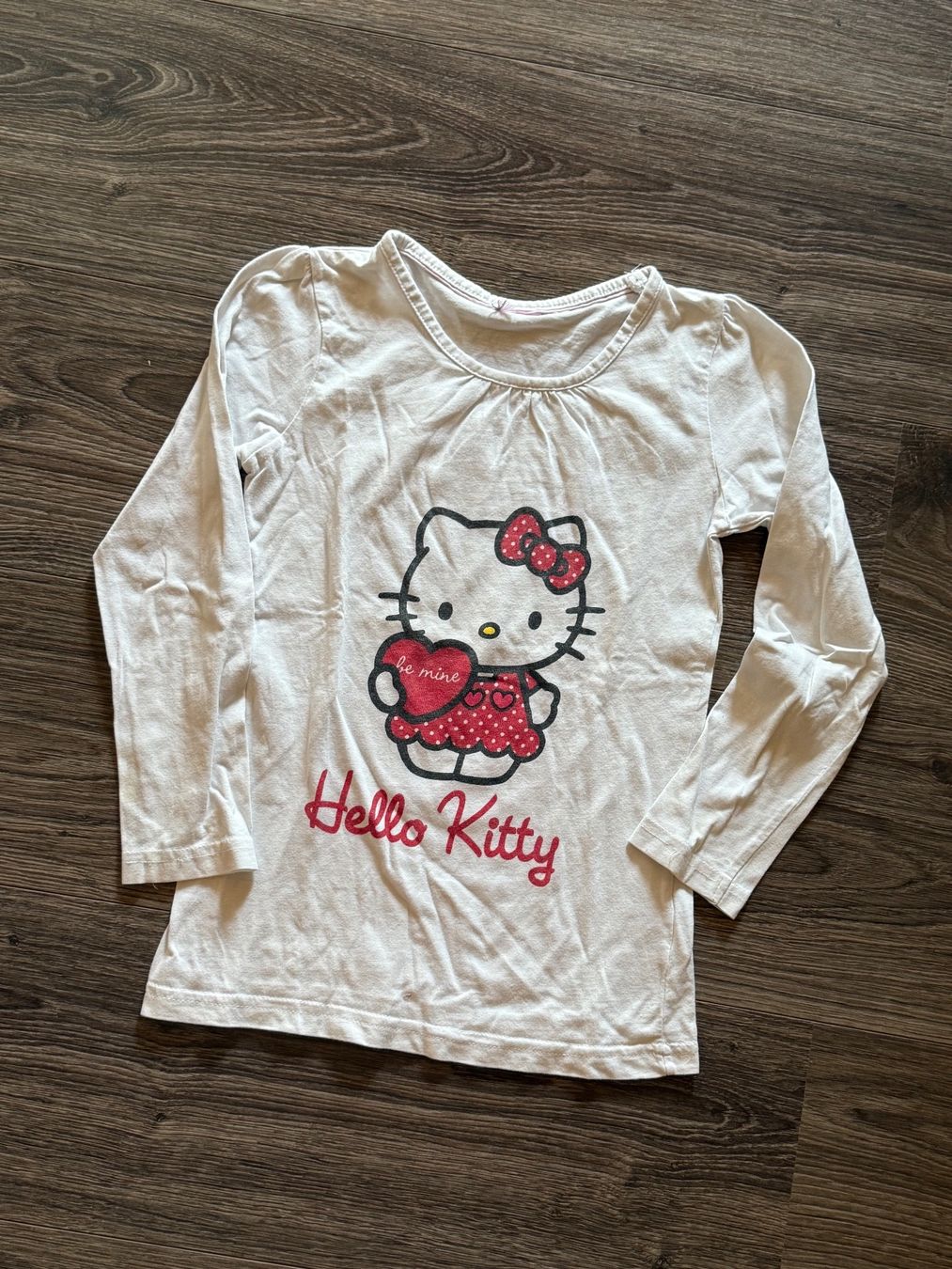 Maglioni & Felpe: Sweat hello kitty 128 – Usato da Chermignon-Bas venduto da mioumiou35