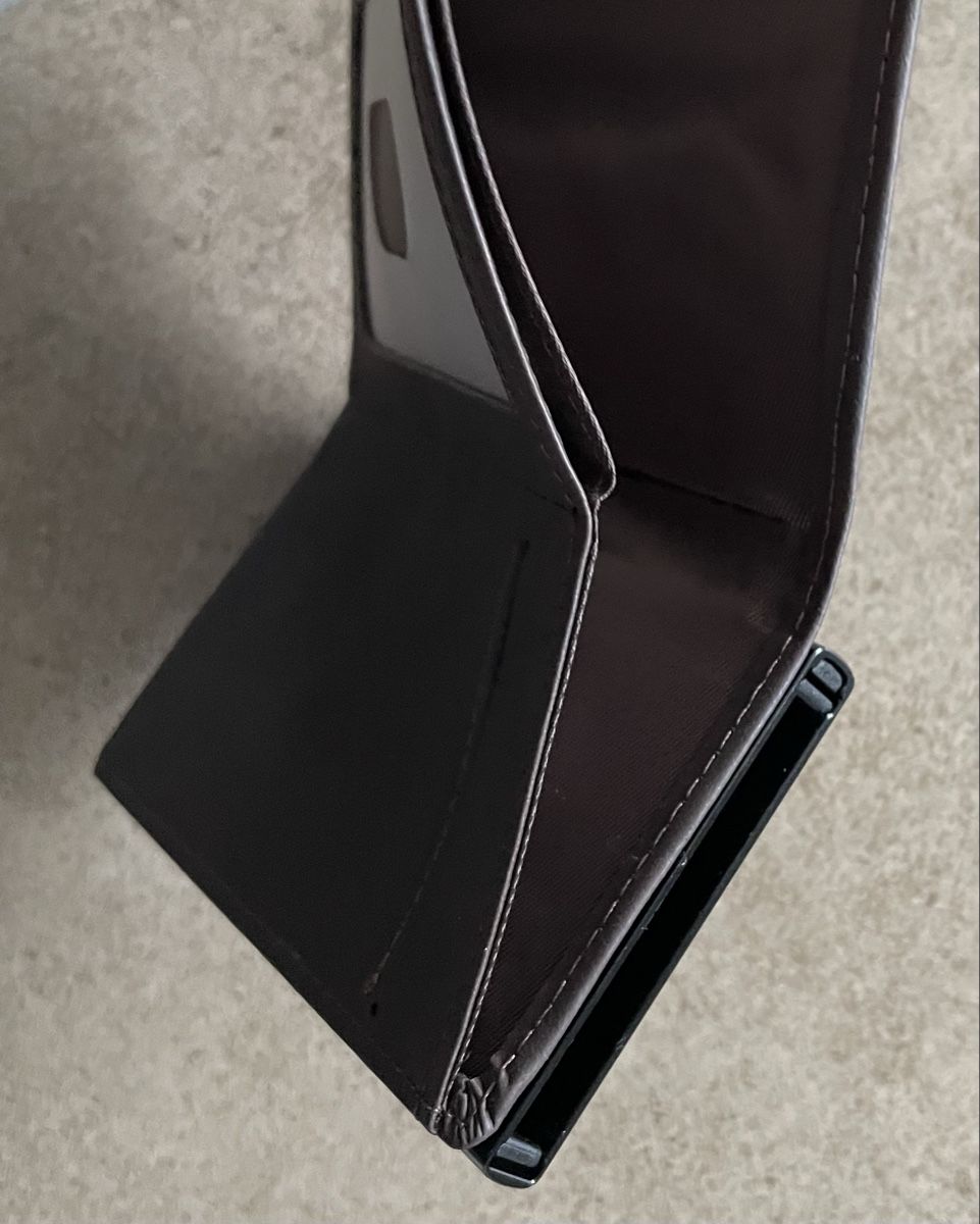 Altro in  Abbigliamento & Accessori: Kartenetui mit RFID Schutz,  neu, braun – Nuovo e nell'imballaggio originale da Bronschhofen venduto da Sommernacht03 4