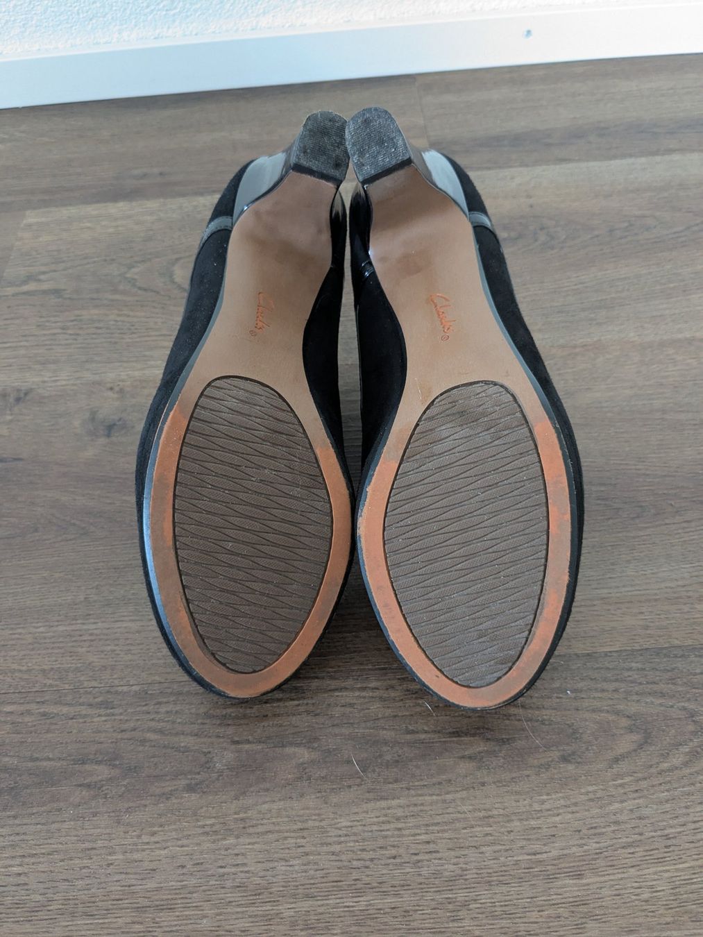 Clarks Damenschuhe: Stiefeletten/Ankle Boots Clarks, schwarz, Leder, Gr.40 – Gebraucht aus Fehraltorf von van_9xng 4