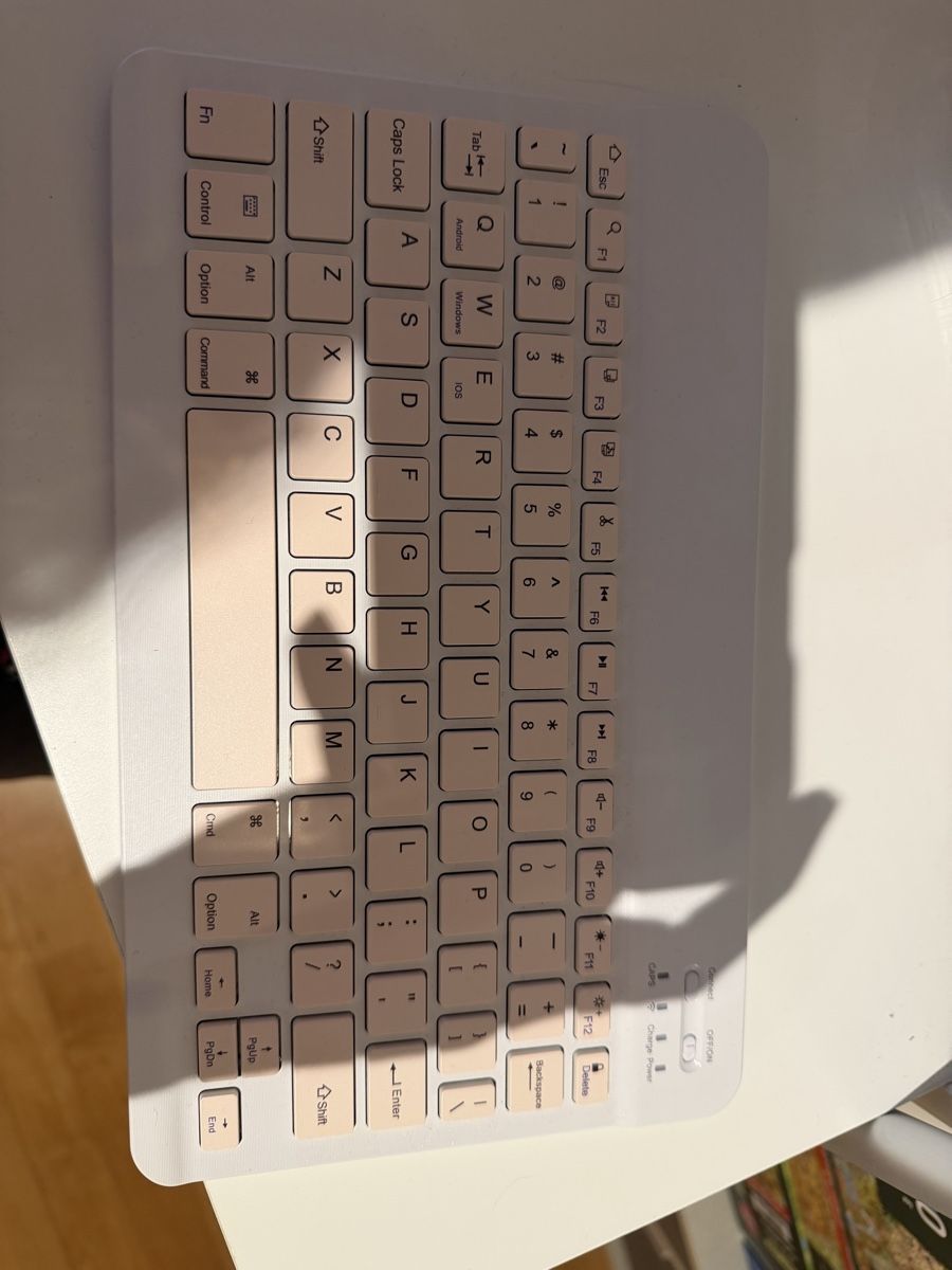 Claviers: Tastatur – Neuf (Voir description) à Pfäffikon ZH par JanineZ98