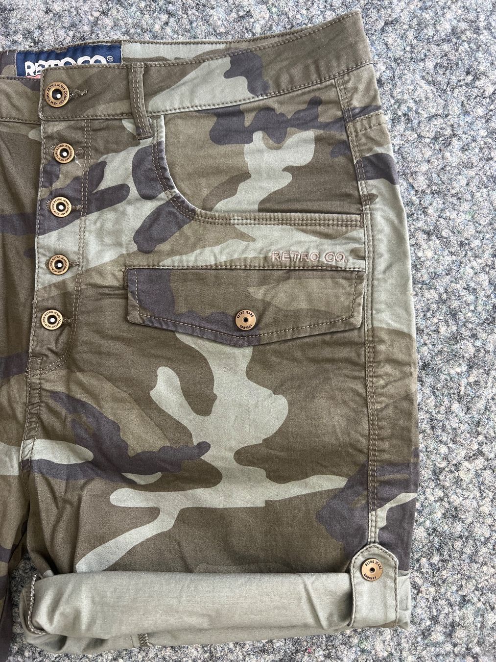 Hosen: Shorts mit oder ohne Umschlag 28 military – Gebraucht aus Oberglatt ZH von ble_75jw 1