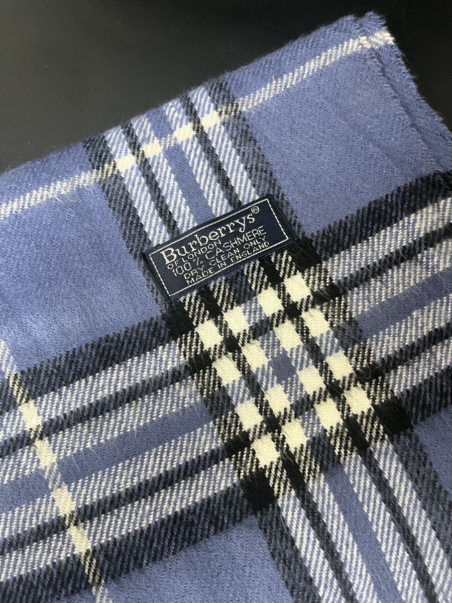Burberry Foulards, Tücher & Schals: Écharpe Burberry tartan bleu – Neu (gemäss Beschreibung) aus Les Avanchets von lunedeneige.shop 1