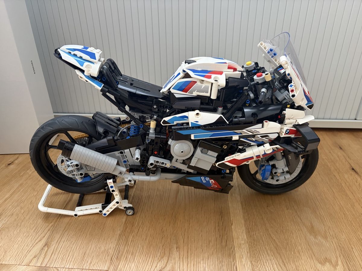 Lego Kit di costruzioni: Lego Technic BMW M 1000 RR - neuwertig – Usato da Lachen SZ venduto da Good.Deal 2