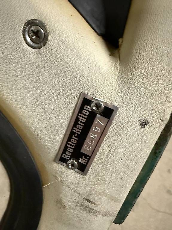 Tutti pezzi di ricambio auto: Hardtop Reuter Porsche 356 – Usato da Jussy venduto da Tv 1