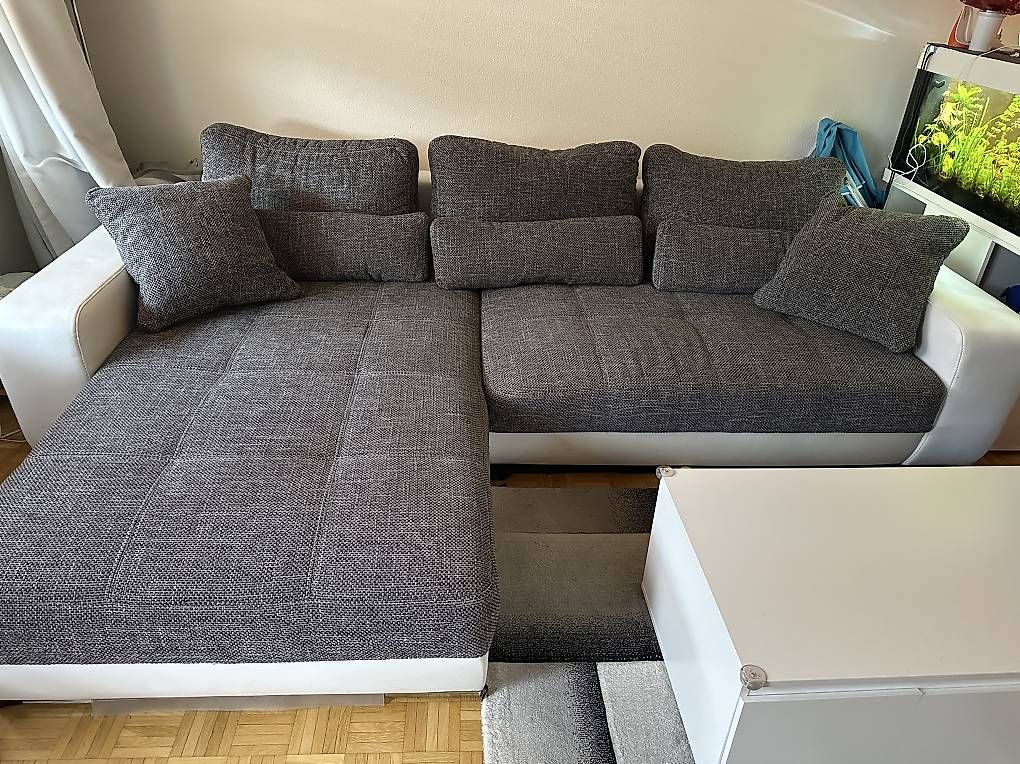 Sofas: Ecksofa mit Schlaffunktion – Gebraucht aus Luzern von NPudduF