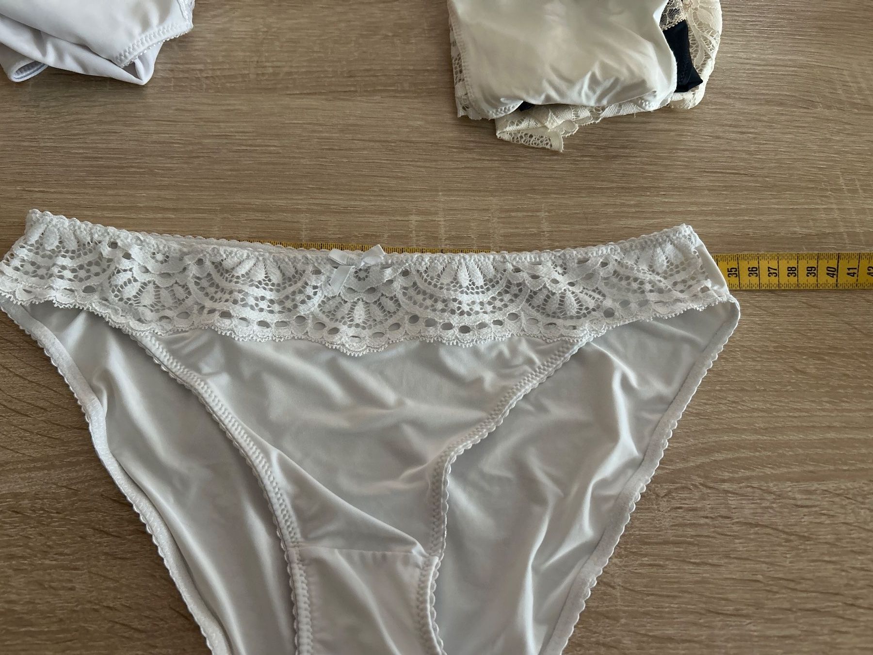 Altra biancheria intima: Damen Slip weiss mit Spitzen – Usato da Brunnen venduto da Nala2929 5
