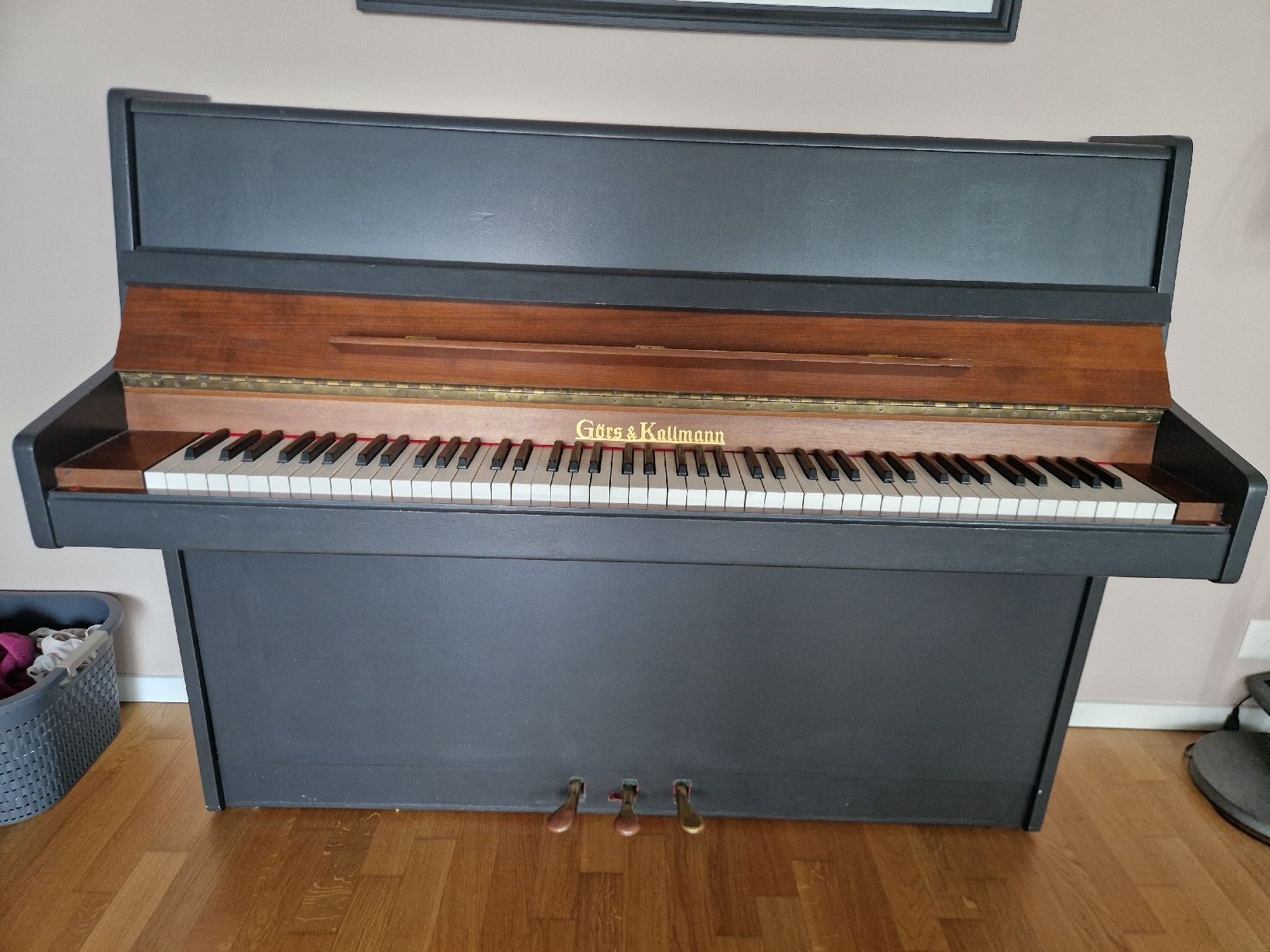 Instruments de musique: Klavier R. Görs & Kallmann dunkelgrau gestrichen. – D'occasion à Horgen par dam_w7vc 1