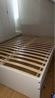 Doppelbett Beige  mit Lattenrost Zustand neu 