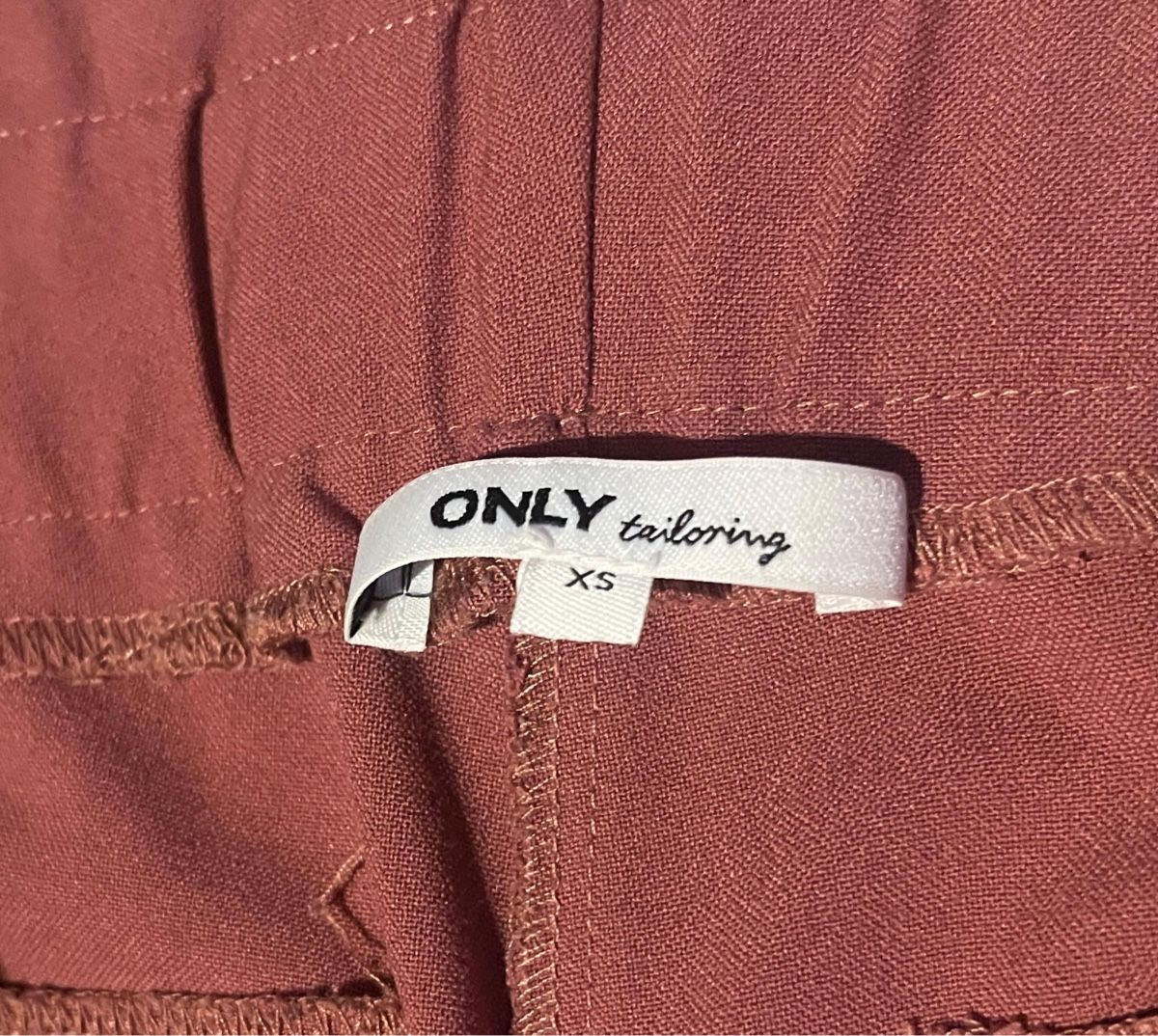 Only Pantaloni: Only leichte Sommerhosen Himbeerrot – Usato da Stallikon venduto da shop100 3