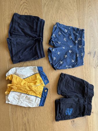 Kurze Hosen Grösse 74 / 4Teile