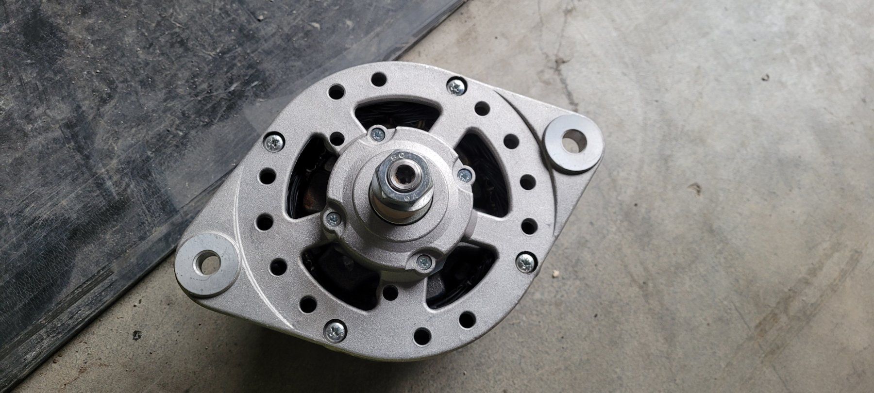 Volvo Toutes les pièces détachées: Alternator Volvo – Neuf avec emballage d'origine à Kerns par avr75 2