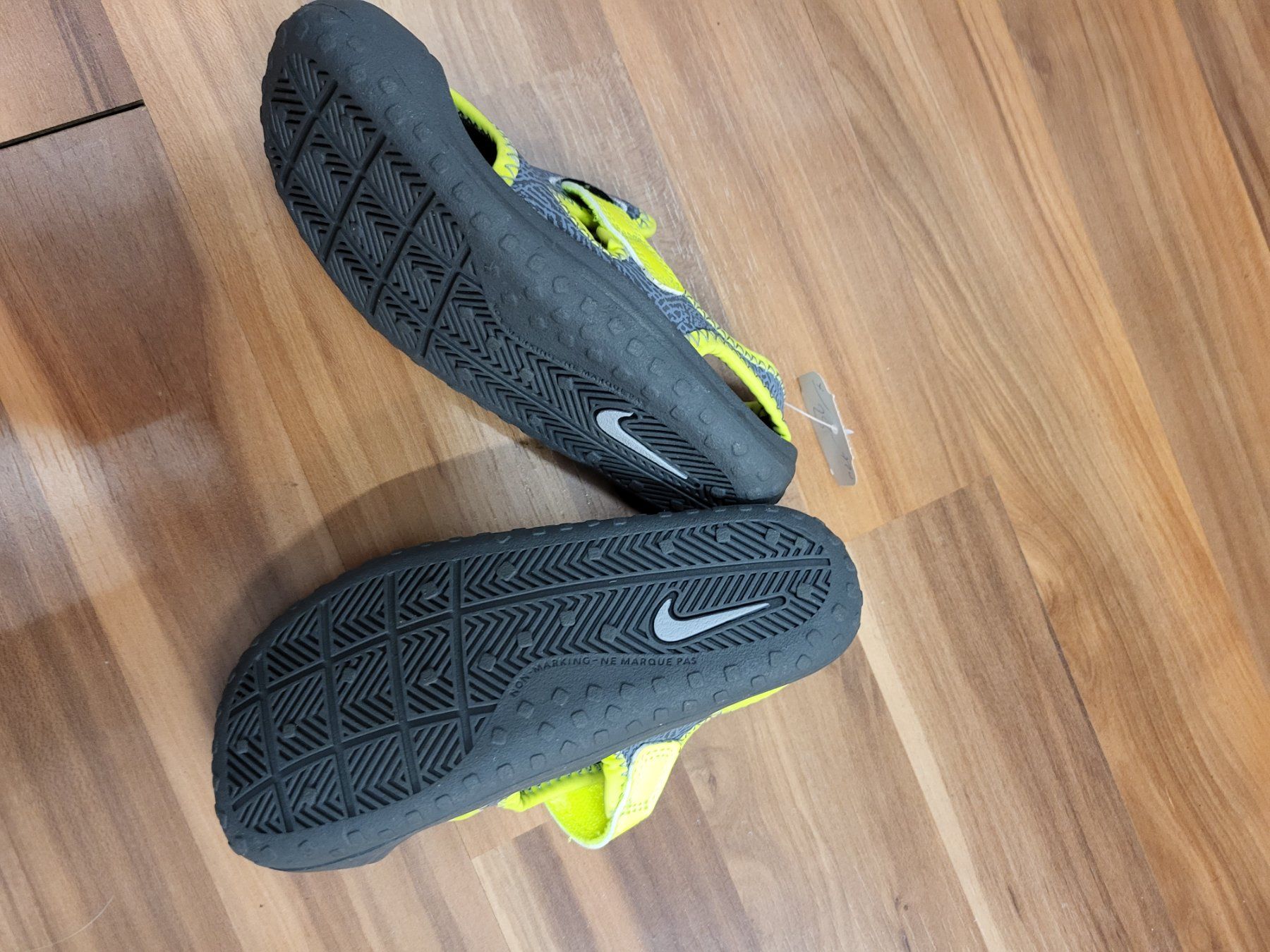 Nike Herrenschuhe: Nike Badeschuh gr 26 L11 – Neu (gemäss Beschreibung) aus Schwarzenburg von Flamingo07 1