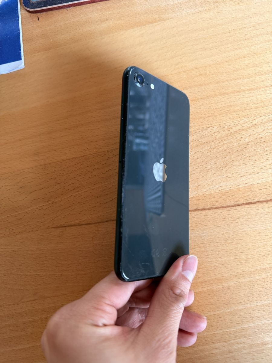 Apple Telefoni cellulari / Smartphones: iPhone SE 2. Gen – Usato da Degersheim venduto da mar_ 4