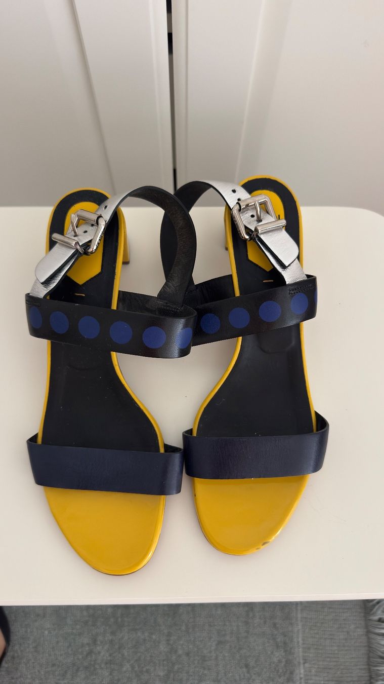 Fendi Chaussures femmes: Fendi Sandals Size 40 – D'occasion à Genève par gvokiii