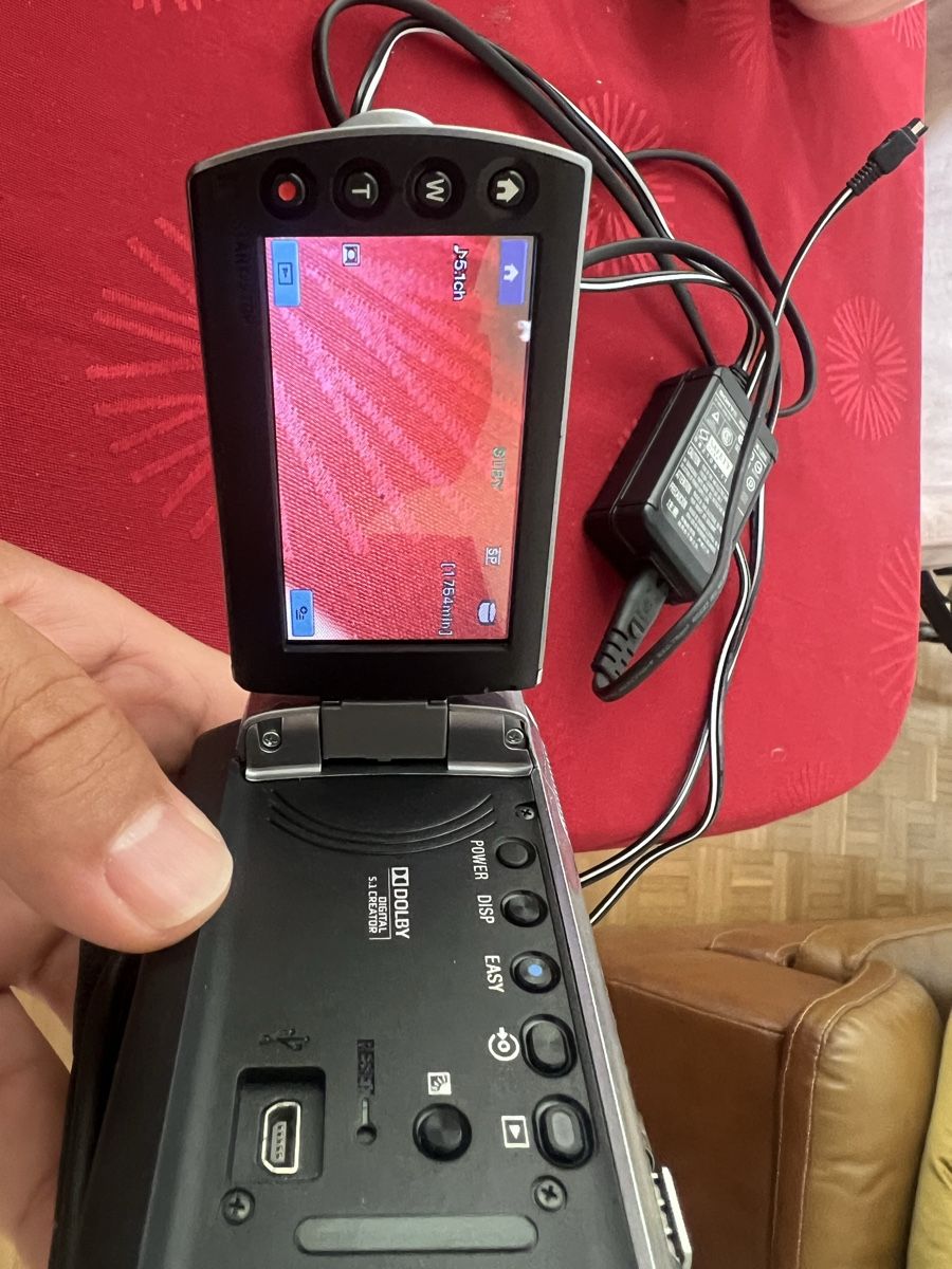 Sony Videocamere: Sony Handycam DCR-SR87 – Usato da Zürich venduto da jao_2bx7 7