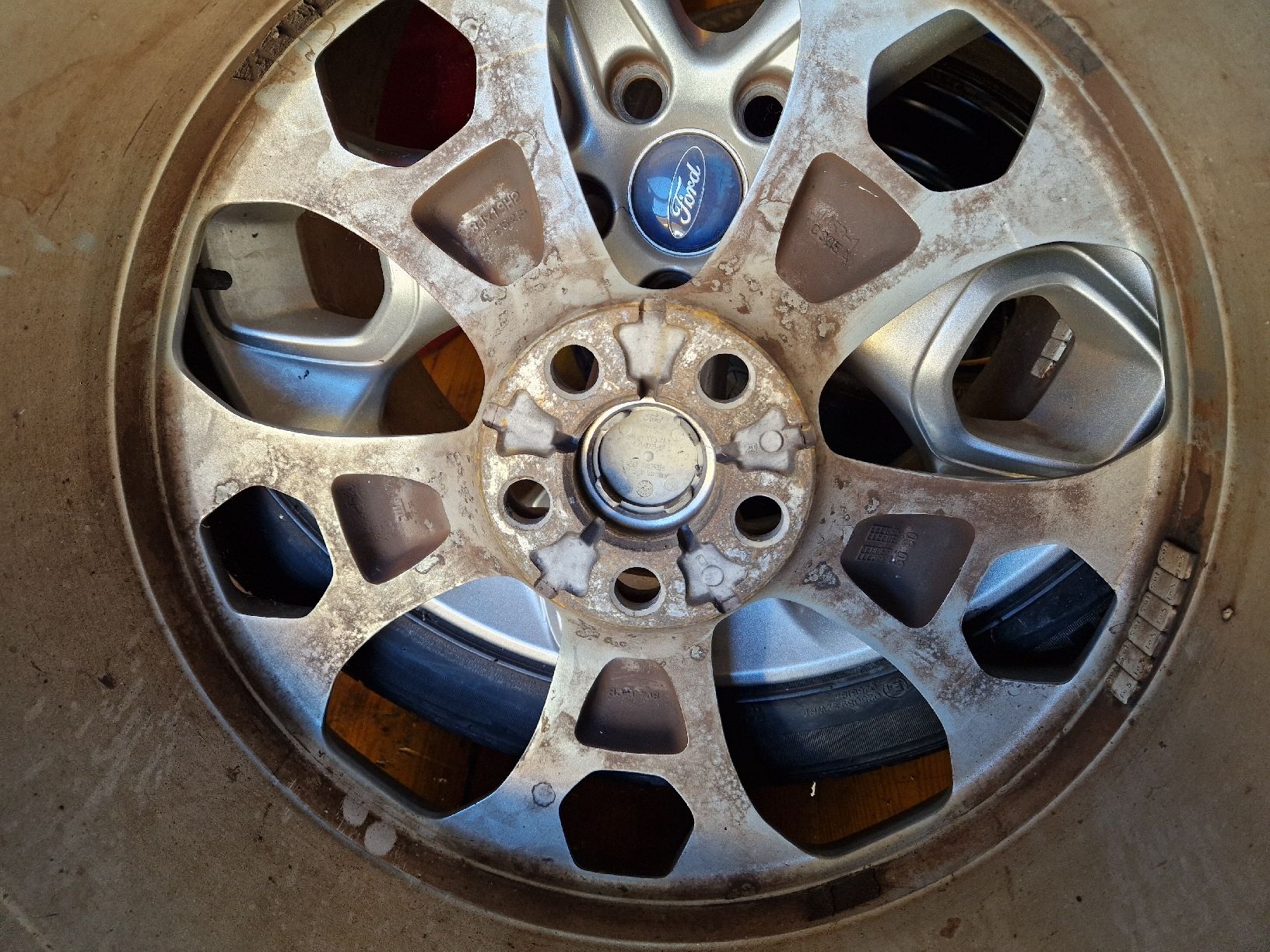 Pneumatici & Ruote complete: Original Ford Kuga Felgen – Usato da Schwanden GL venduto da rcont 1