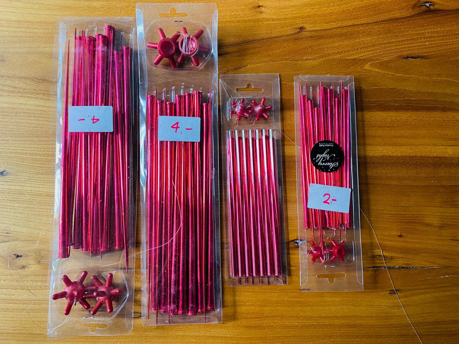 Alle Dekorationen: 4 rote Dekosterne – Gebraucht aus Kastanienbaum von Niara2