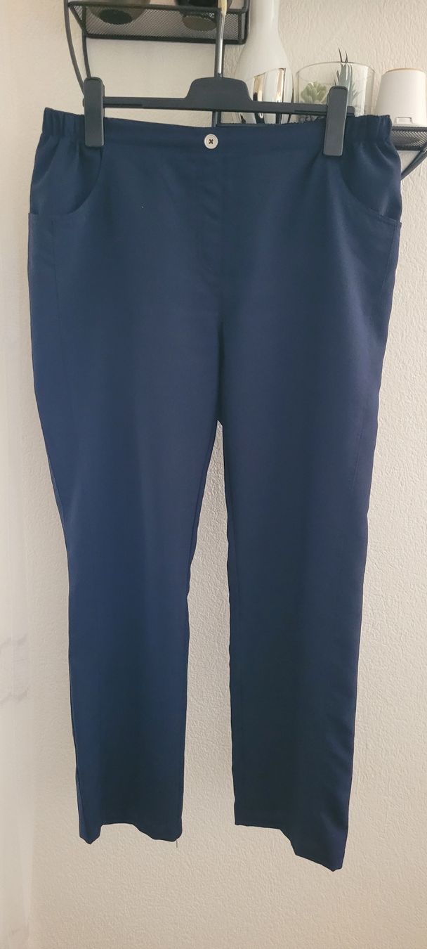 Kleiderpakete: Pantalon et chemise été  extra elastique taille 48/50 – Neu (gemäss Beschreibung) aus Vevey von x_y_f 1