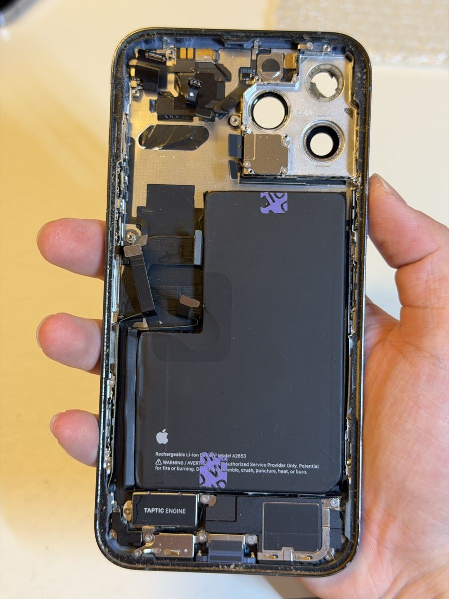 Apple Portables: iPhone 13Pro Max Gehäuse Blau – Défectueux à Chur par beverlyone 3
