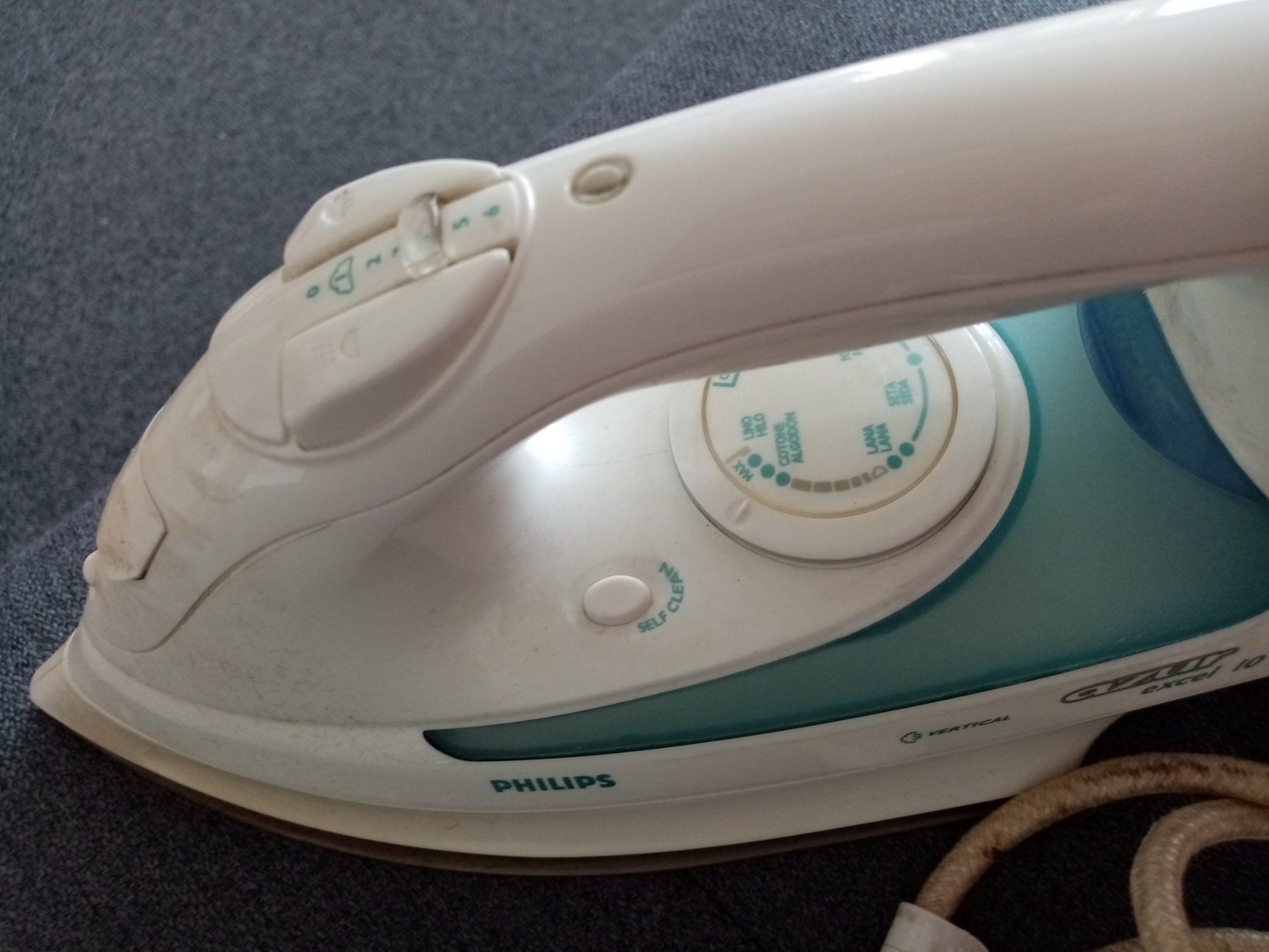 Philips Bügeleisen: Bügeleisen 1750W – Gebraucht aus Schöfflisdorf von nun_zr8r 3