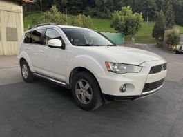 Mitsubishi Outlander 2.2 DI-D 4WD – 2012