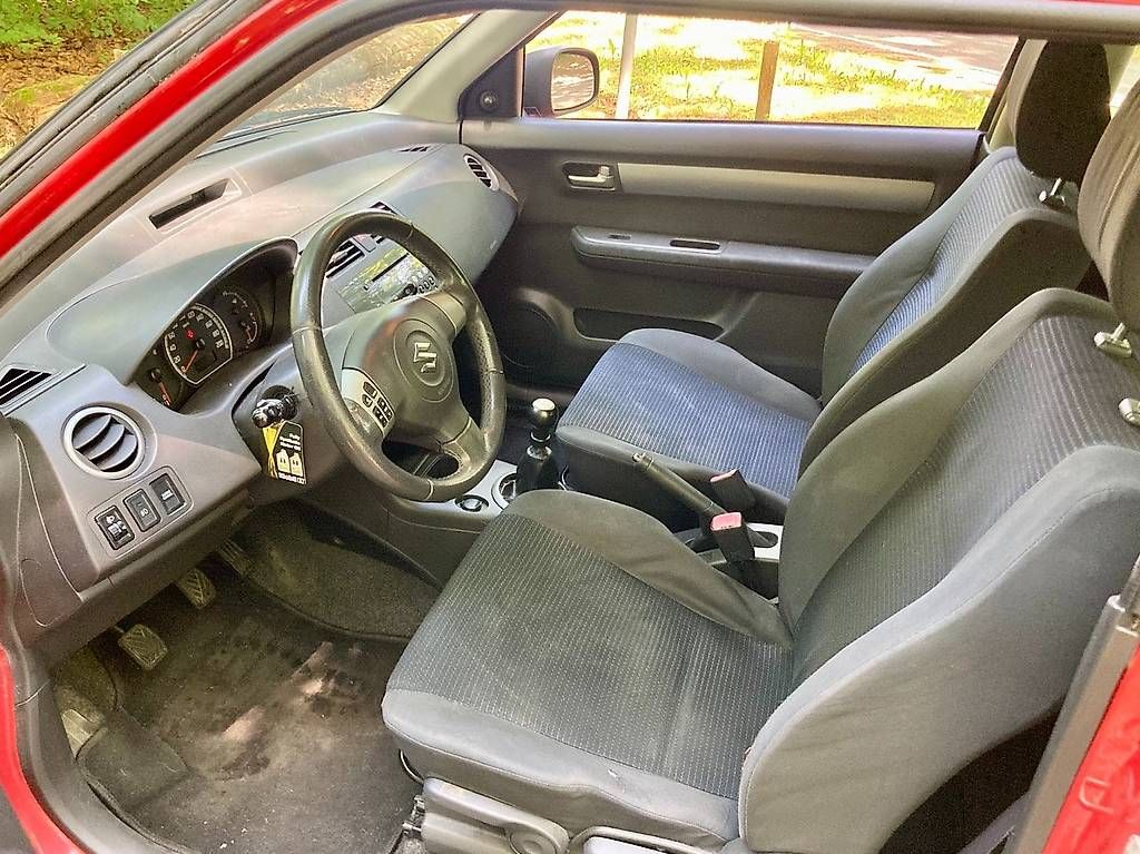 Autos: Suzuki Swift 1.3 essence manuelle – Gebraucht aus Le Château-Croix von RoccoPro 1
