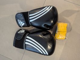 Neuwertige Boxhandschuhe Adidas Gr. 10