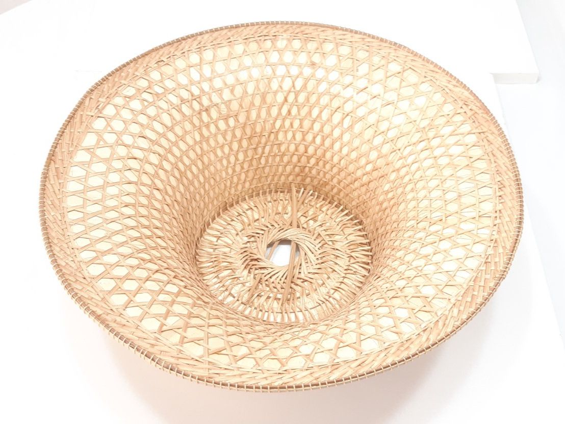 Copricapi, berretti & cappellini: Thailändischer Strohhut - Chapeau thailandais en paille – Usato da Savagnier venduto da Marderuth 1