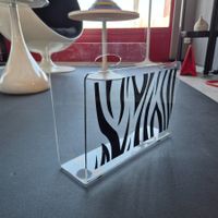 Plexiglas Acryl Magazin Rack Zebra Look Zeitungsständer