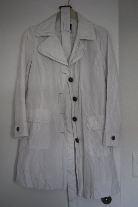 Esprit Giacche: weisse Trenchcoatjacke von Esprit 38 – Usato da Eschenbach SG venduto da Anisti13