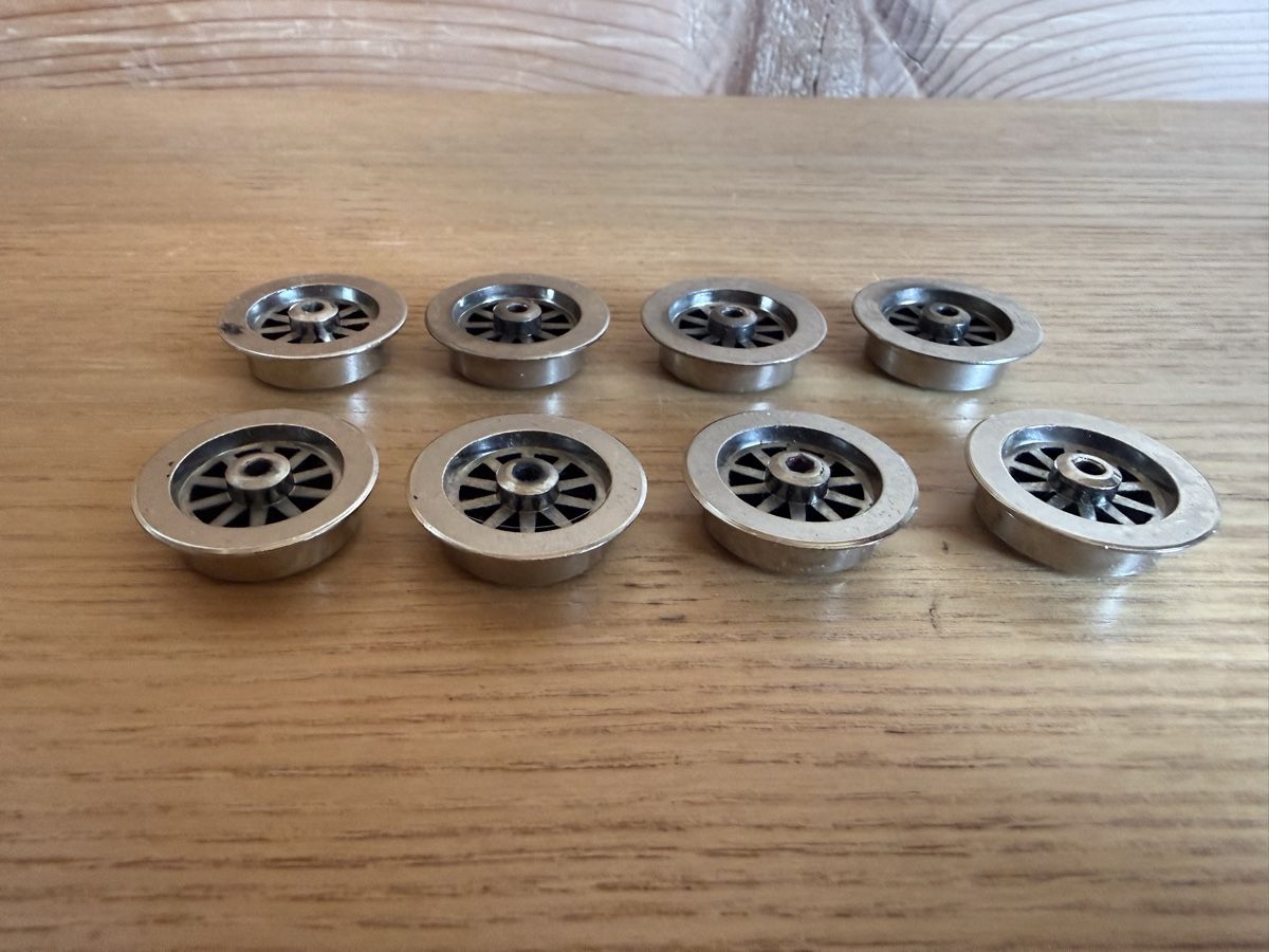 Modelleisenbahnen: 8 Spur 0 Speichenräder Lauffläche 21.8 mm – Gebraucht aus Amden von vipernatter 4