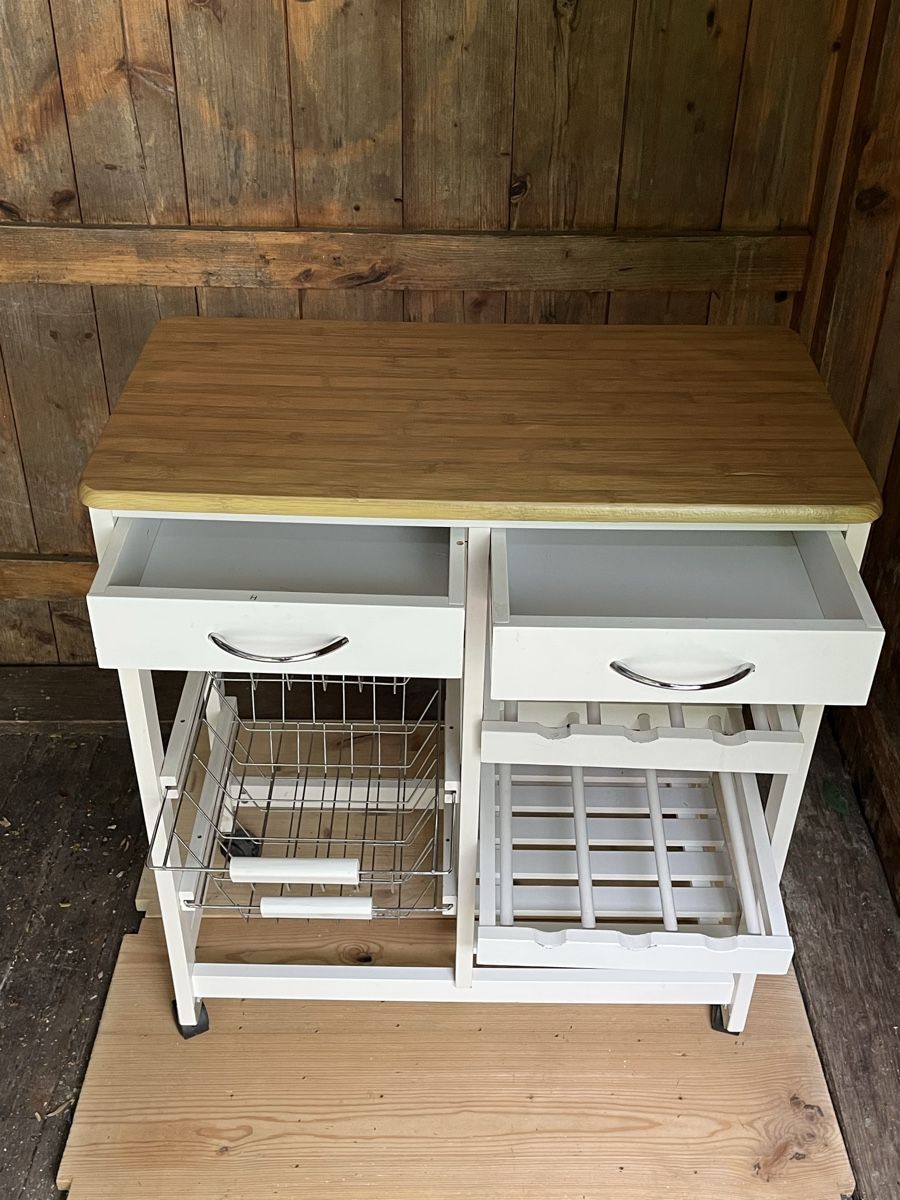 Cucine complete: Herziges Küchenmöbeli/ Küchenwagen – Usato da Eschenz venduto da glettise24 1