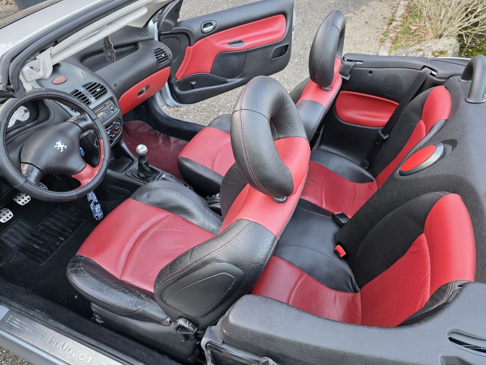 Peugeot Automobili: Peugeot 206  Cabriolet, Lederausstattung – Usato da Küsnacht ZH venduto da itslive 2