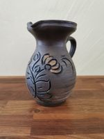 Krug / Karaffe / Vase in braun mit Blumen