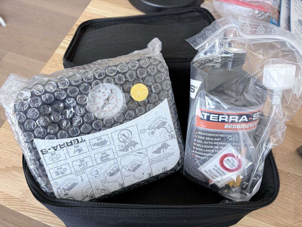 Tutti gli attrezzi: Notfall Reifenreperatur Kit & KFZ Notfalltasche – Nuovo e nell'imballaggio originale da Schwarzenberg LU venduto da sunroseli 4