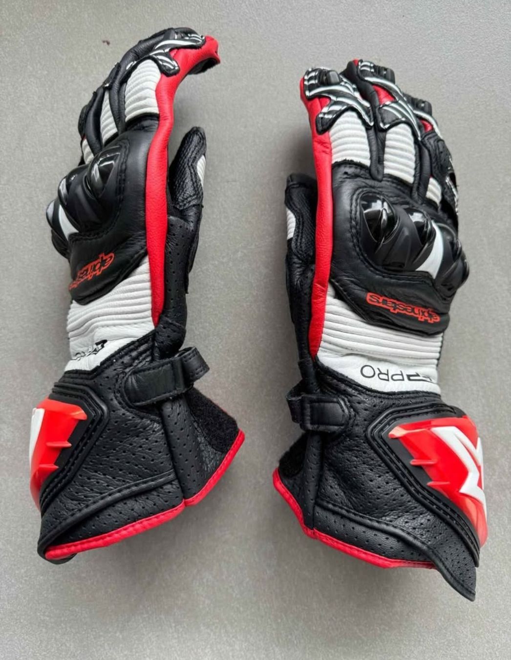 Alpinestars Altri accessori da uomo: Motorradhandschuhe Alpinestar Gr. M  Neu – Nuovo e nell'imballaggio originale da Niederried b. Kall venduto da gabber23