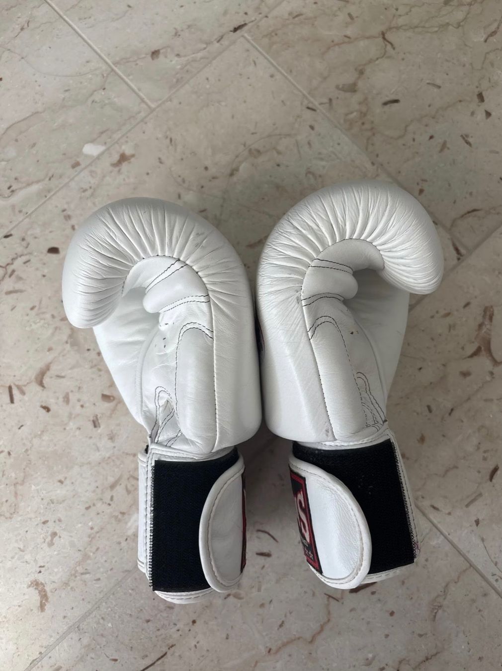 Guanti & manicotti: Boxhandschuhe Twins 10 OZ – Nuovo (secondo la descrizione) da Kloten venduto da tom_5tvd 3