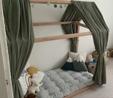 Hausbett mit Vorhang und Matratze, Top Zustand!