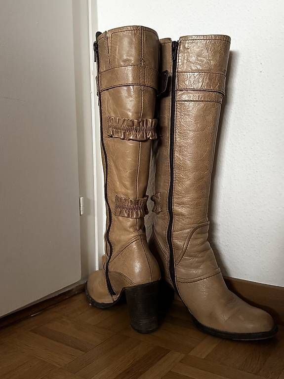 Scarpe da donna: Bottes – Usato da Montreux venduto da Memecita 1