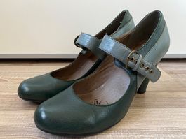 Schicke Leder-Pumps von ESSKA Gr. 38