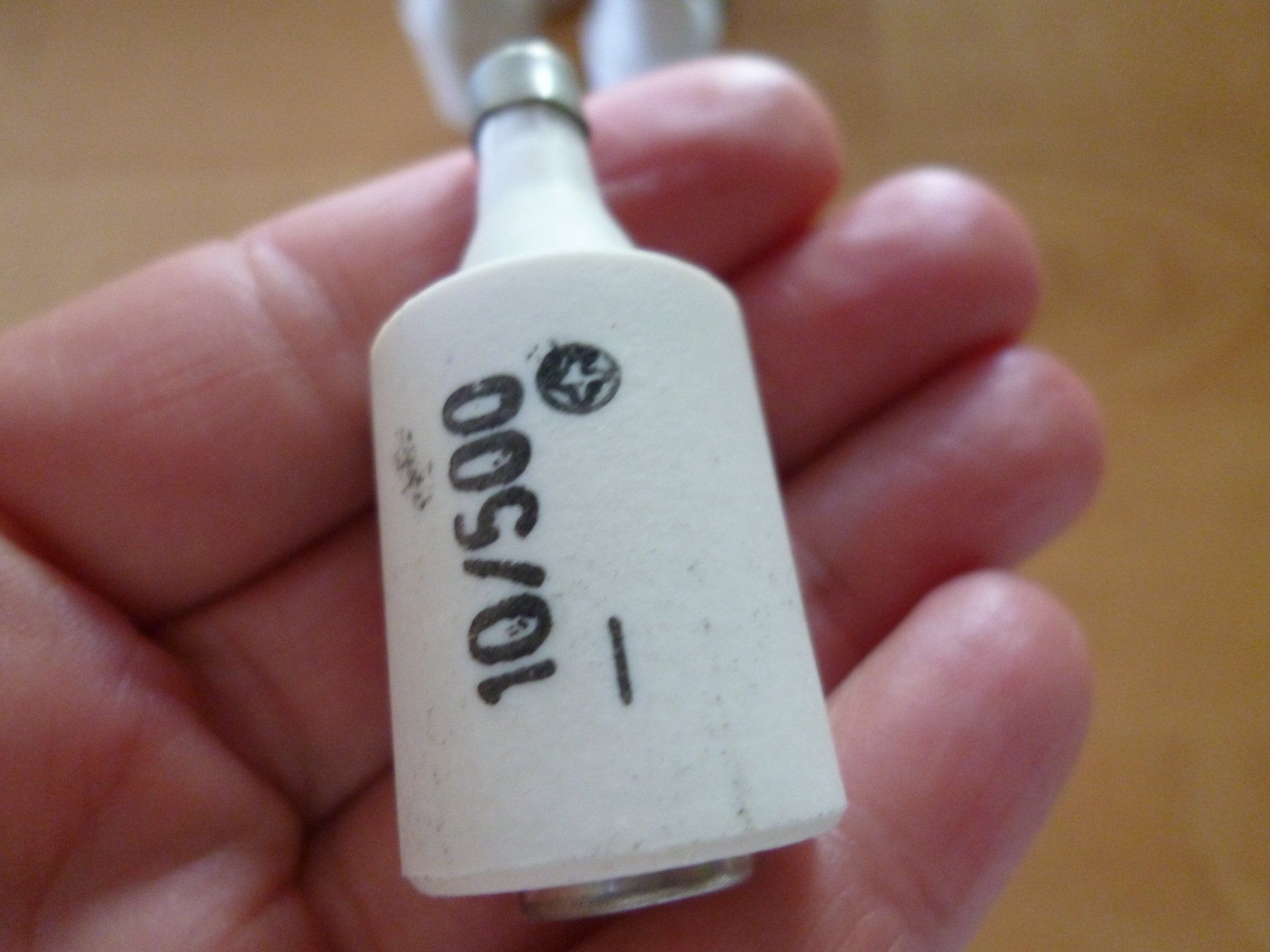 Componenti elettronici: div. Schraubsicherungen Sicherung – Usato da Dättlikon venduto da Mamakuga 5