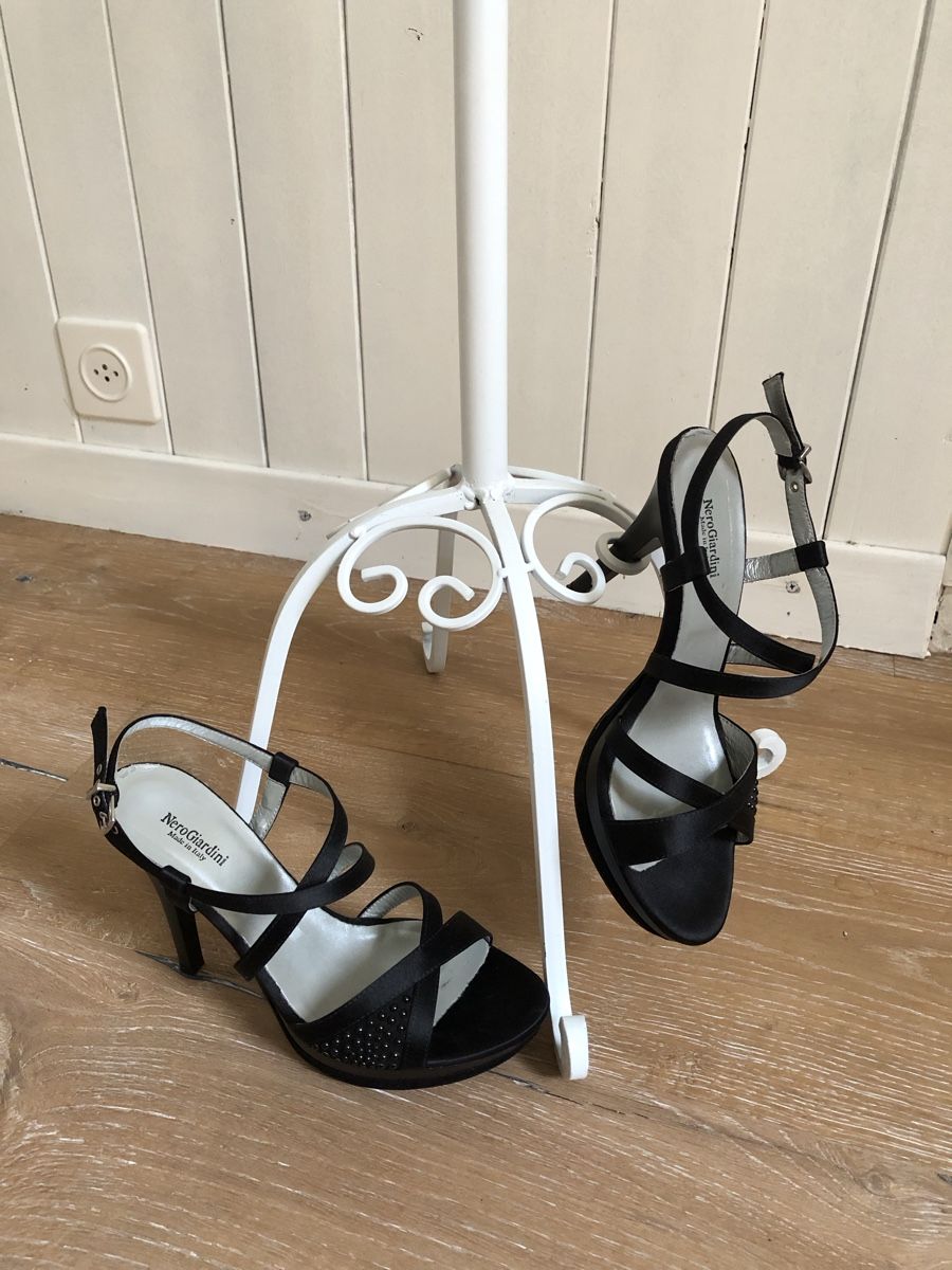 Scarpe da donna: Escarpins élégants NeroGiardini T36/37 – Nuovo (secondo la descrizione) da Cuarnens venduto da Sandrine0110
