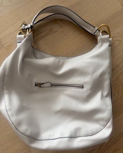 Guess Borse da donna: Guess Tasche – Usato da Liestal venduto da Elfenlicht 1